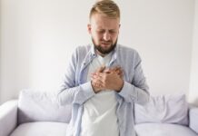 Po jakim czasie mogą pojawić się objawy wstrząsu mózgu?