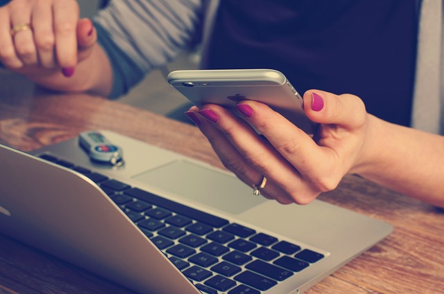 Jak zdalnie wejść na inny telefon? Jak zdalnie wejść na inny telefon?